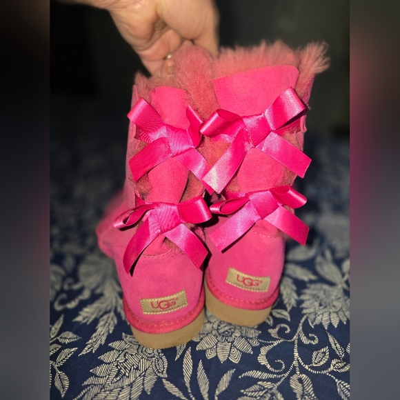 UGG Pink Bailey Bow Boots * Sz 10 - Picture 1 of 7